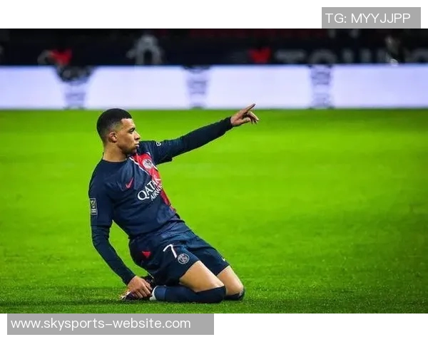 足总杯精彩对决巴黎圣日耳曼与切尔西战成平局帽子戏法引爆全场