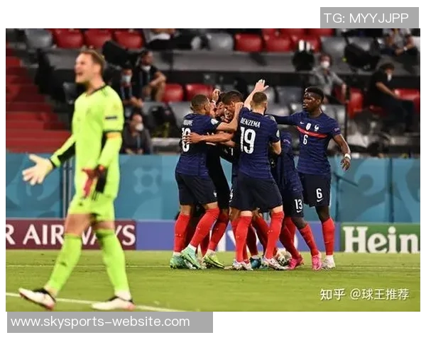 巴黎圣日耳曼友谊赛大胜莱比锡六比二全场焦点瞬间回顾与分析